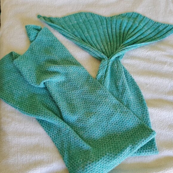 Handmade High Density Crochet Mermaid Tail Blanket - Picture 2 of 16